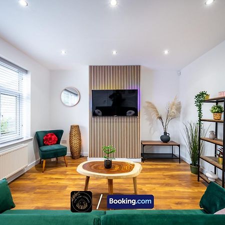 Cosy 3-Bed House, Garden & Free Parking In Stretford Apartman Manchester Kültér fotó
