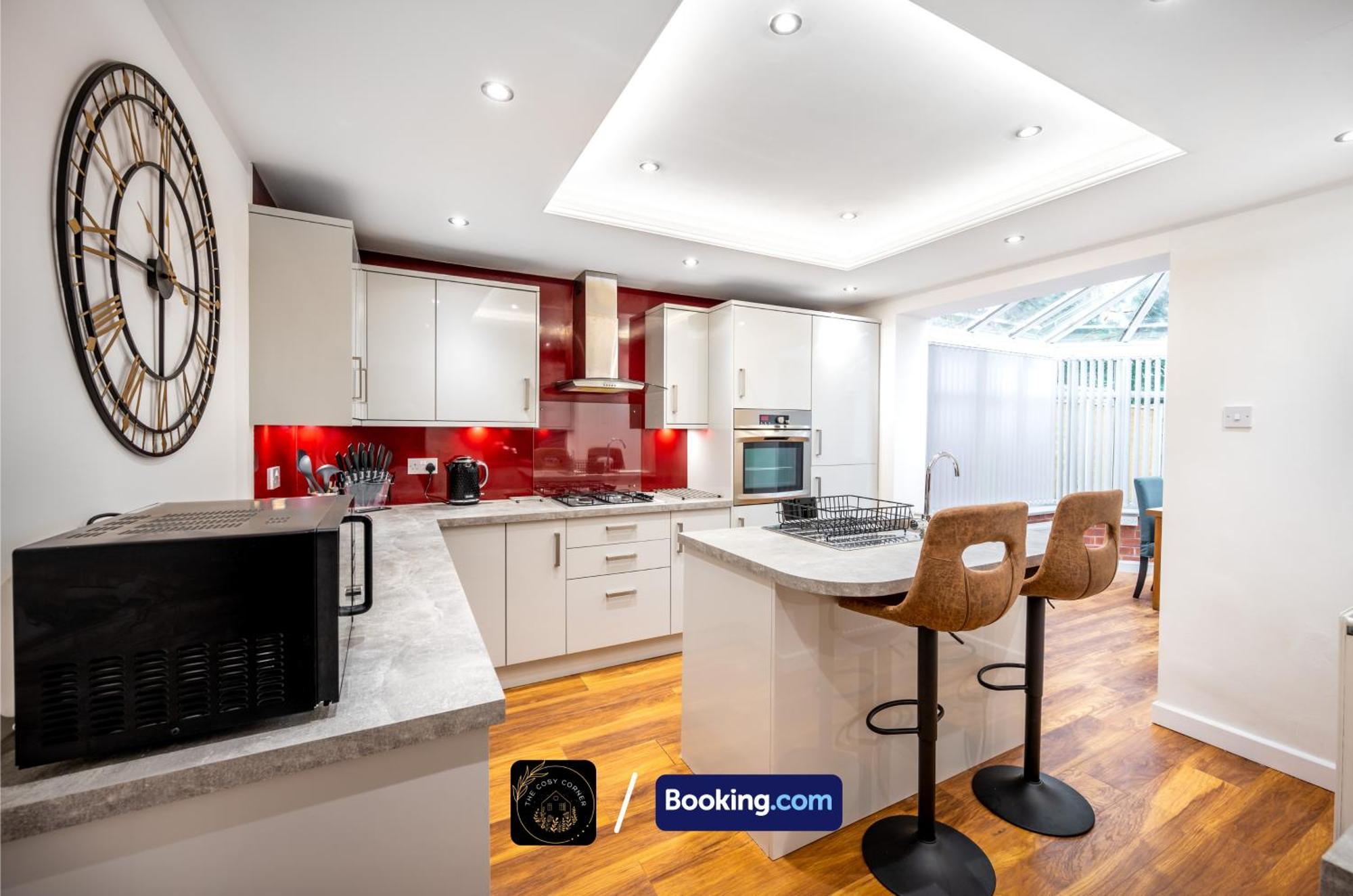 Cosy 3-Bed House, Garden & Free Parking In Stretford Apartman Manchester Kültér fotó