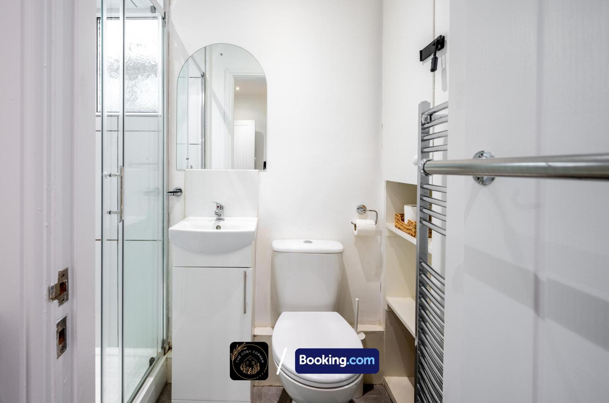 Cosy 3-Bed House, Garden & Free Parking In Stretford Apartman Manchester Kültér fotó