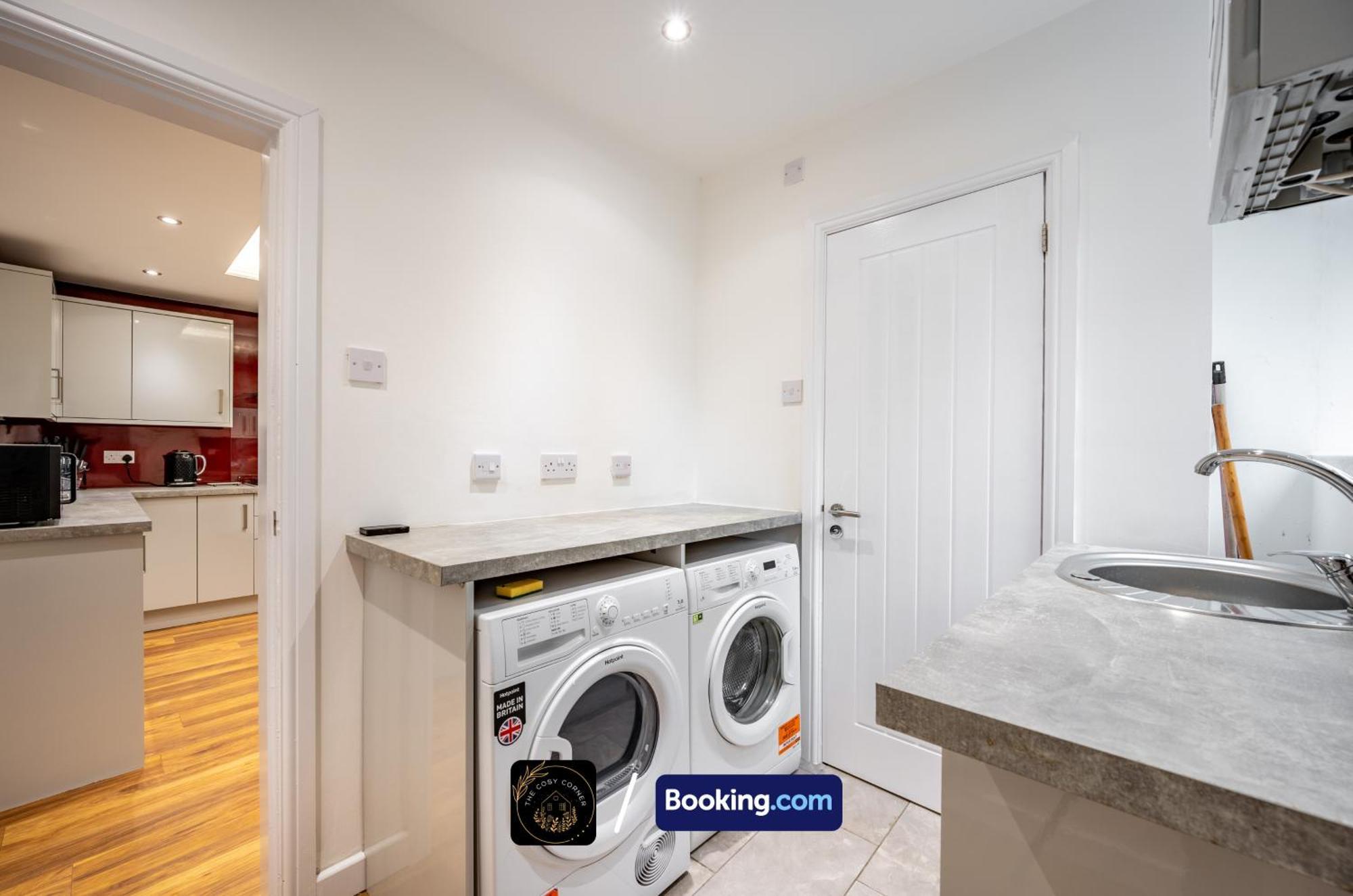 Cosy 3-Bed House, Garden & Free Parking In Stretford Apartman Manchester Kültér fotó