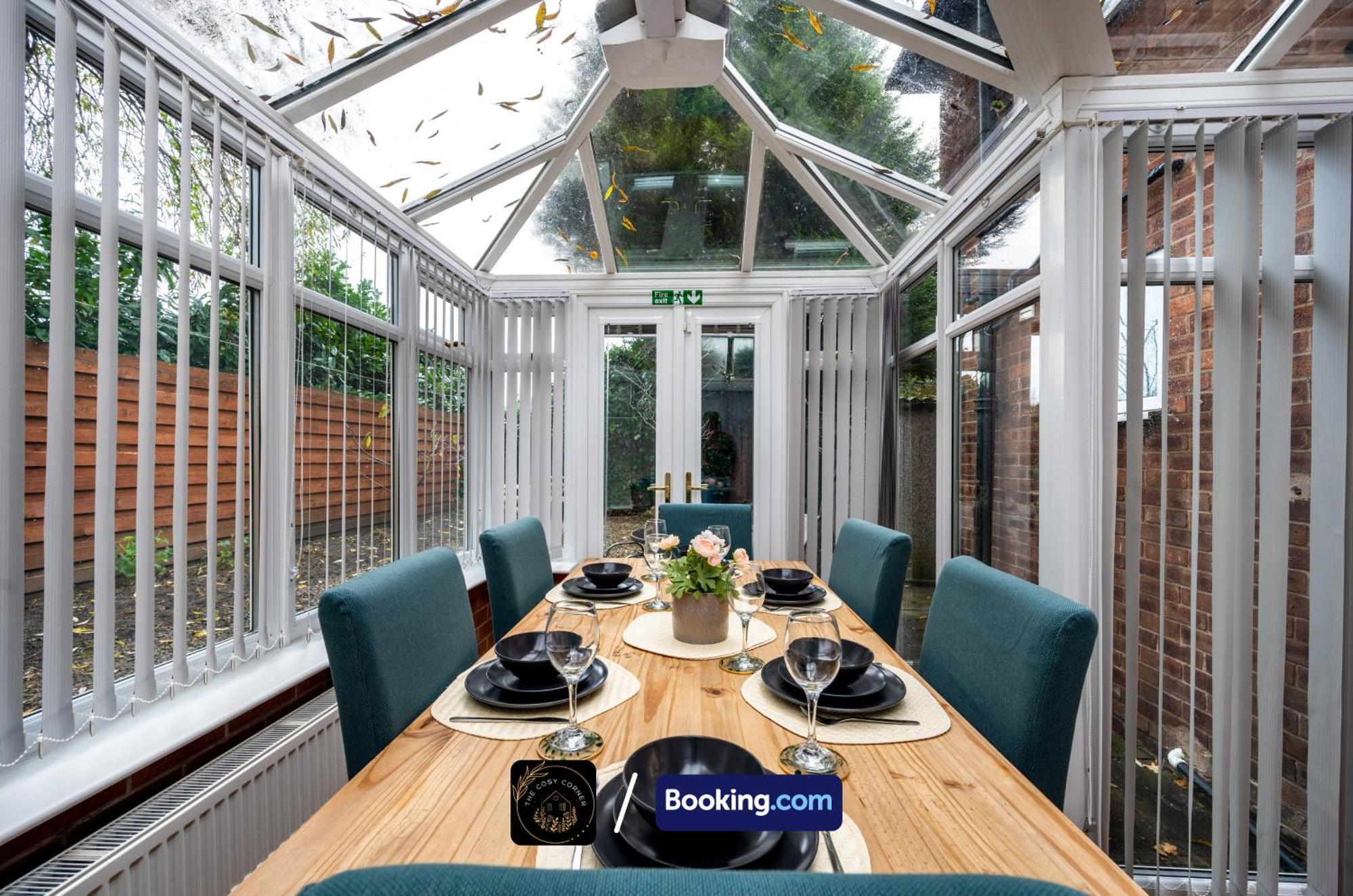 Cosy 3-Bed House, Garden & Free Parking In Stretford Apartman Manchester Kültér fotó