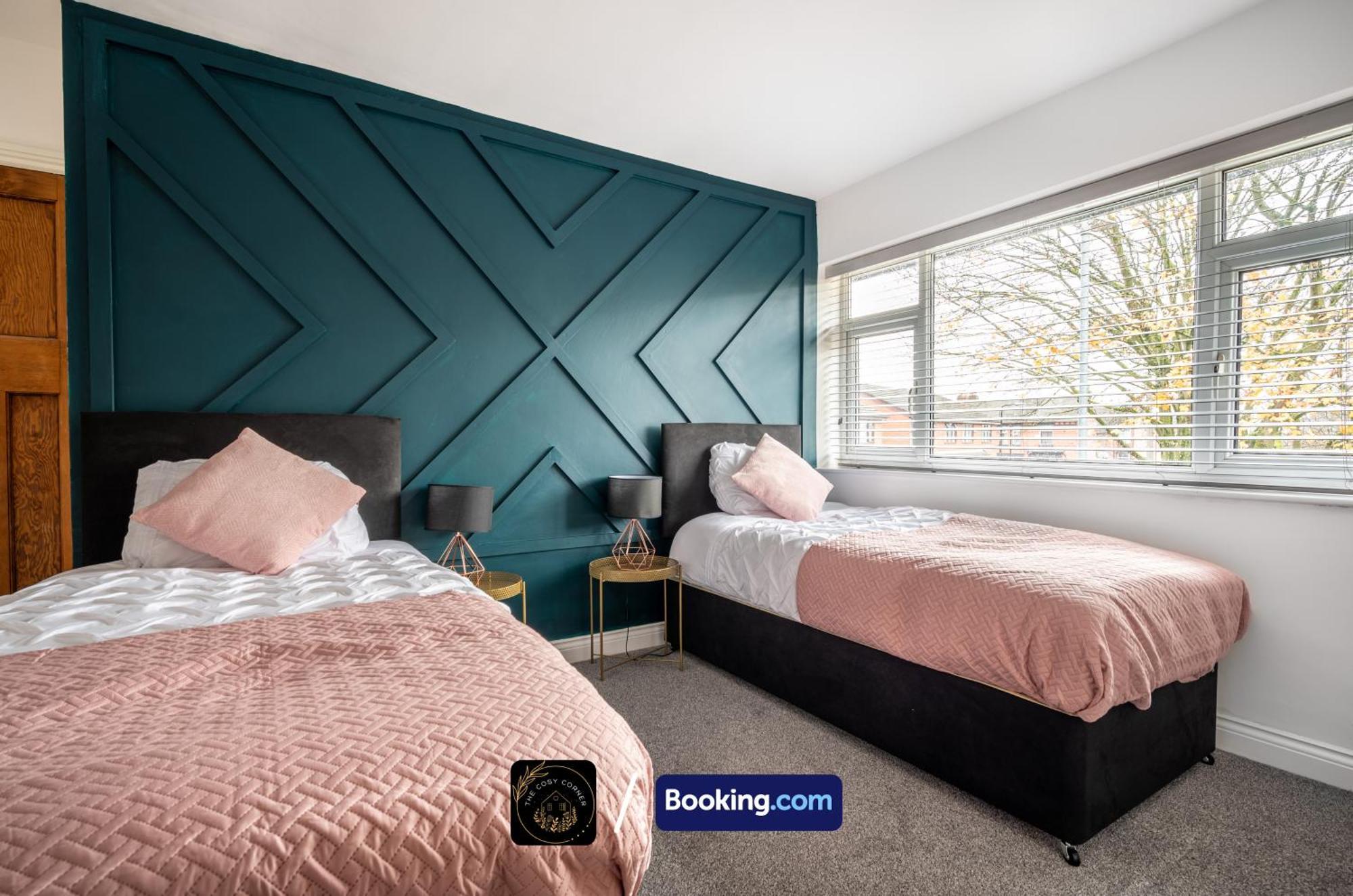 Cosy 3-Bed House, Garden & Free Parking In Stretford Apartman Manchester Kültér fotó