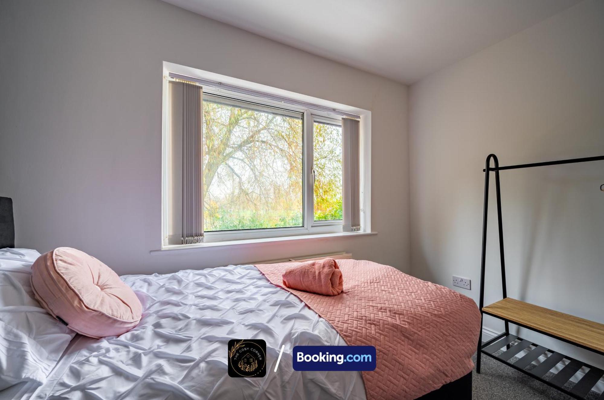Cosy 3-Bed House, Garden & Free Parking In Stretford Apartman Manchester Kültér fotó